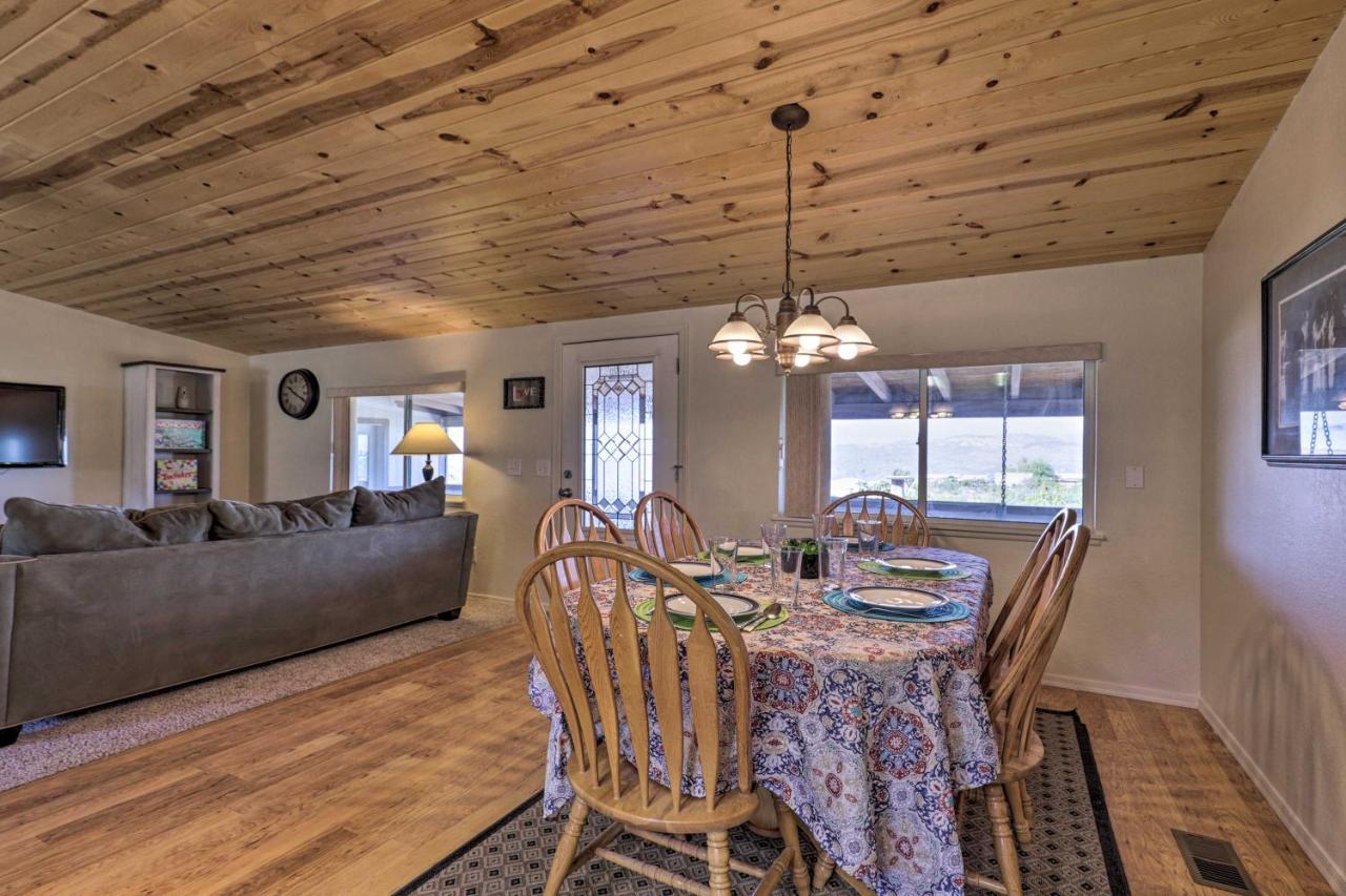 Rustic Bullhead City Retreat With Porch And Views Екстериор снимка