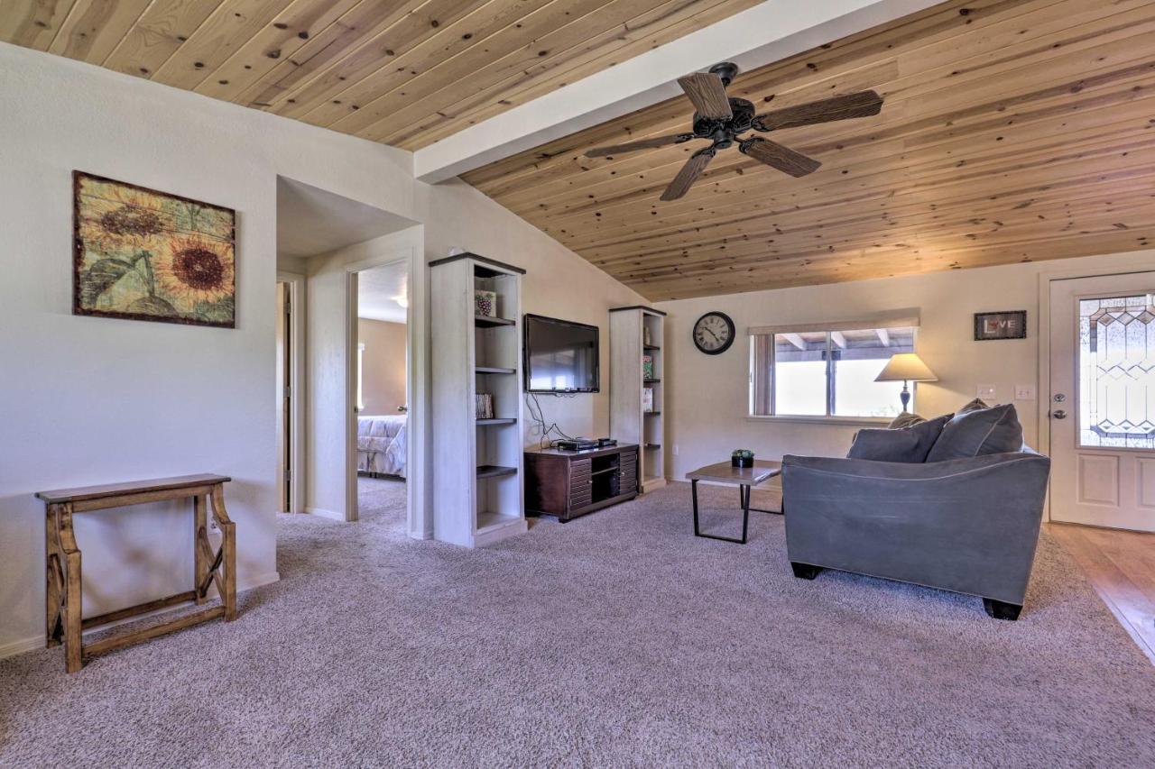 Rustic Bullhead City Retreat With Porch And Views Екстериор снимка