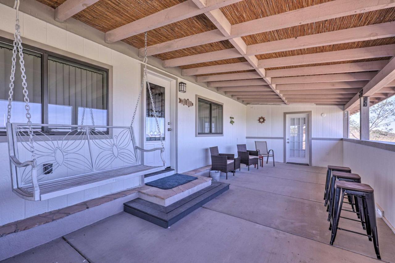 Rustic Bullhead City Retreat With Porch And Views Екстериор снимка