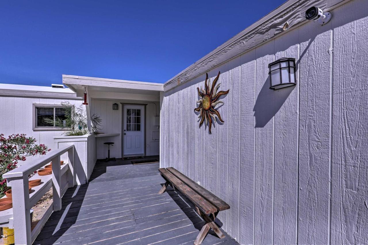 Rustic Bullhead City Retreat With Porch And Views Екстериор снимка