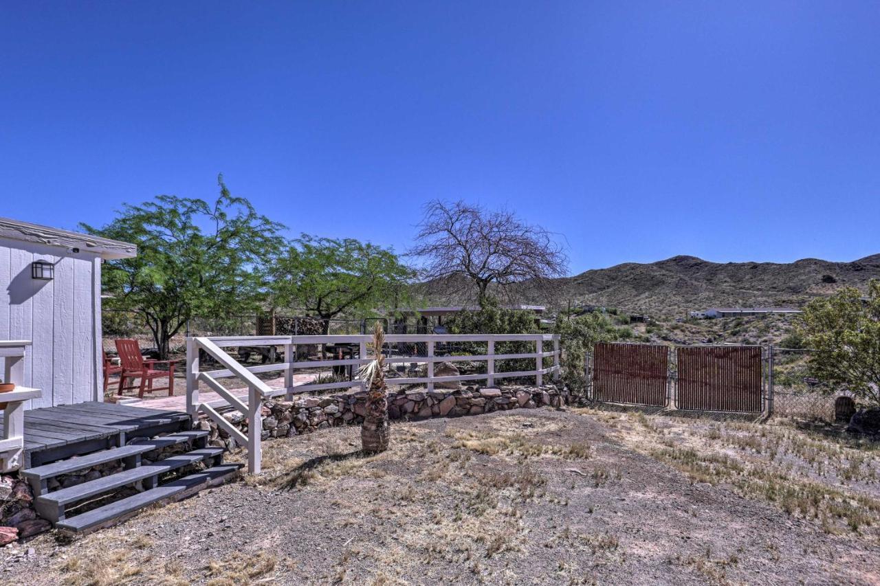 Rustic Bullhead City Retreat With Porch And Views Екстериор снимка